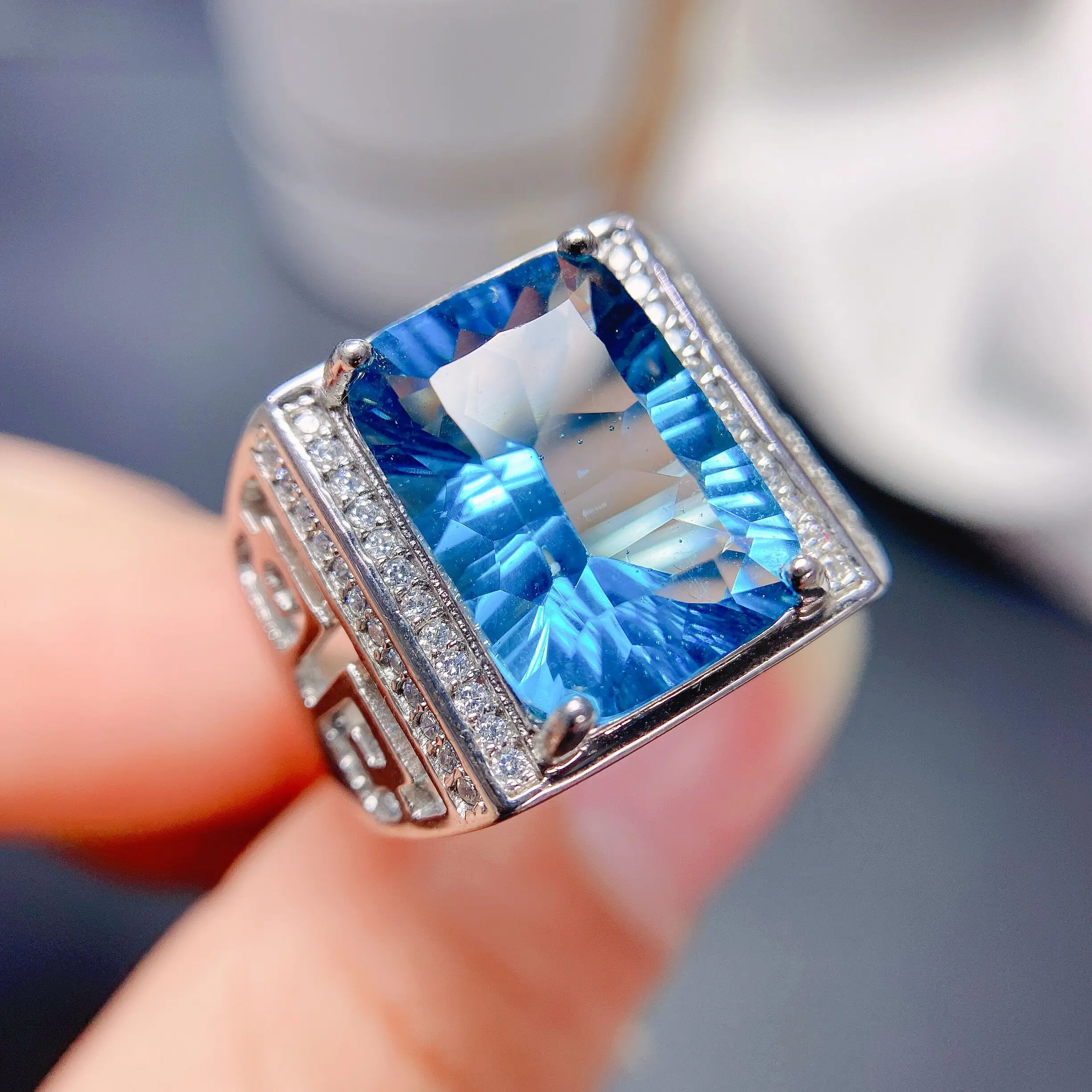 Gorgeous big size 10*14mm Natural blue topaz Ring For Men S925