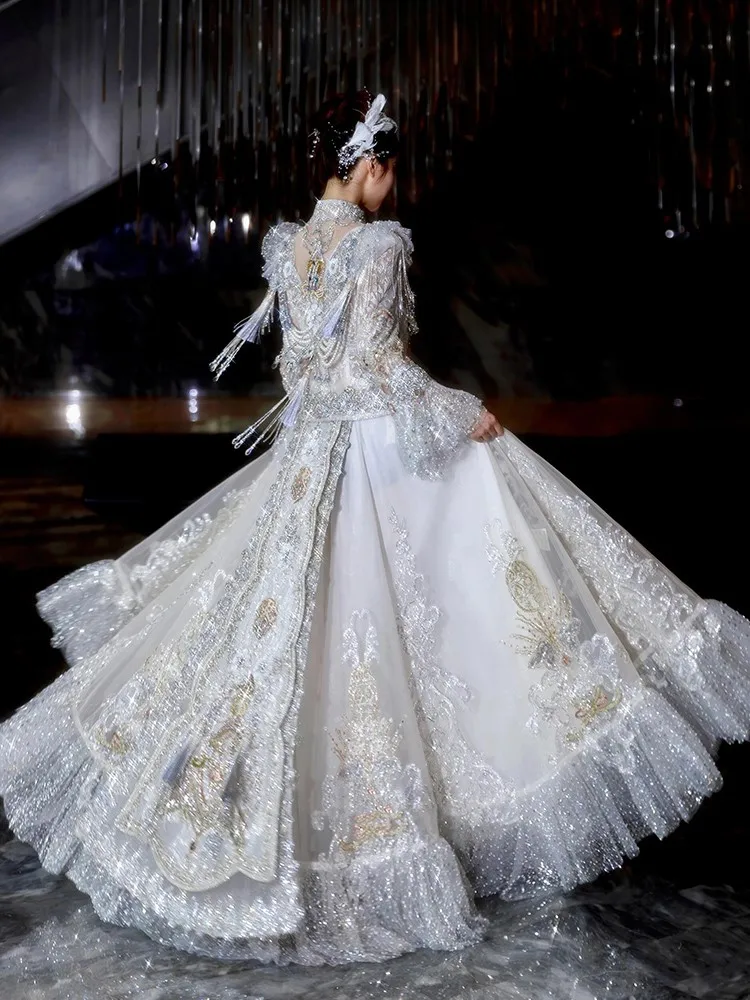 New Chinese-style silver heavy industry wedding dress for a with phoenix crown and rosy veil - Image 4