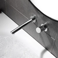 ก๊อกน้ําในห้องน้ําทองเหลืองขัดเงาทองหรูหราติดผนังปรับปริมาณน้ําได้ การออกแบบฝังตัวสําหรับอ่างน้ําร้อนและน้ําเย็นแตะ 4