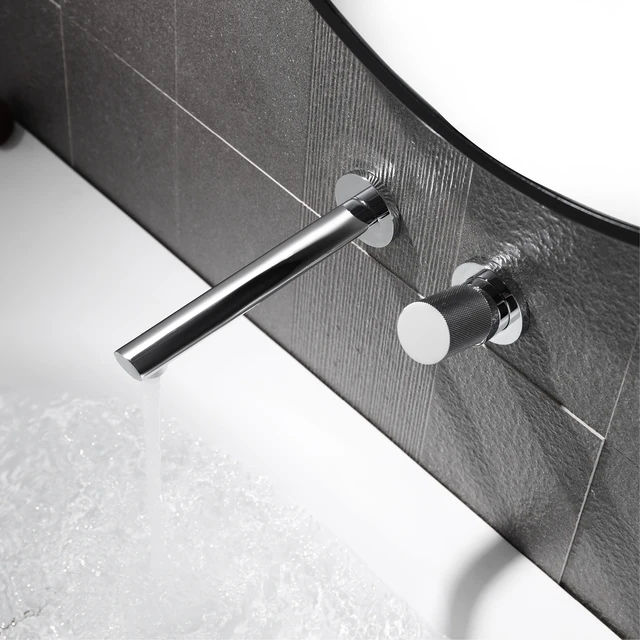 ก๊อกน้ําในห้องน้ําทองเหลืองขัดเงาทองหรูหราติดผนังปรับปริมาณน้ําได้ การออกแบบฝังตัวสําหรับอ่างน้ําร้อนและน้ําเย็นแตะ 4