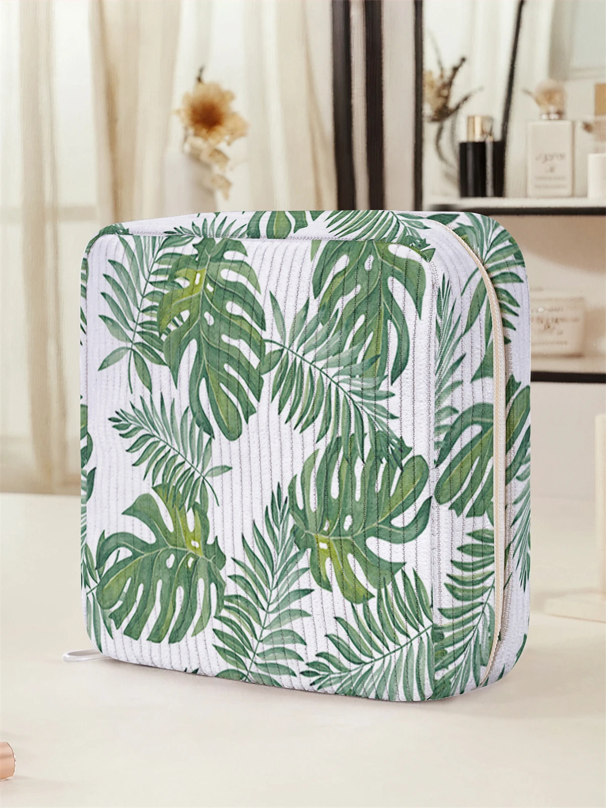 Leaf pattern printed sanitary napkin storage bag, women's lightweight tissue bag, sanitary tissue bag