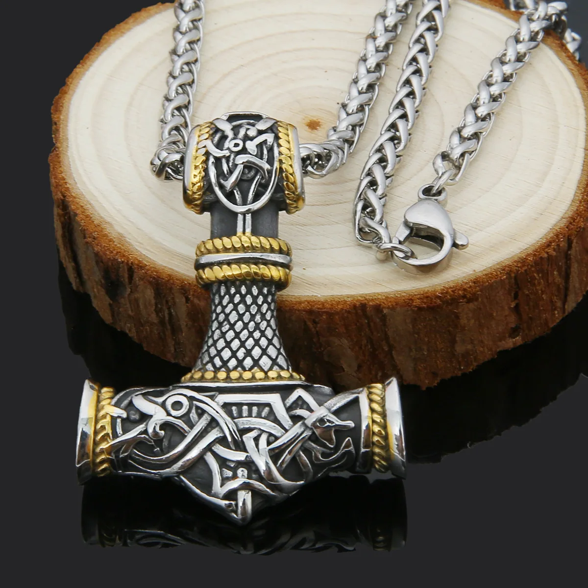 

Viking Odin Amulet Necklace Stainless Steel Thor's Hammer Two-color Embossed Pendant Necklace Non-allergic and Non-fading