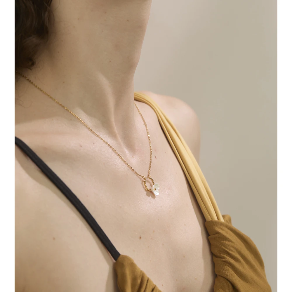 Yhpup Stainless Steel Resin Flower Necklace for Women