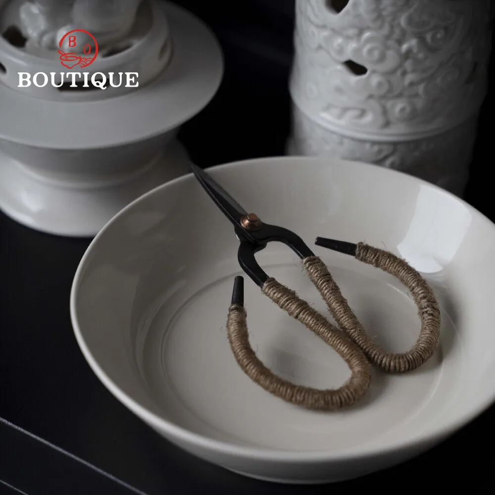 Chinese Retro Hand-woven Mini Scissors Old Hemp Rope Small Tea Scissors Iron Art Tea Art Knife Ceremony Accessories