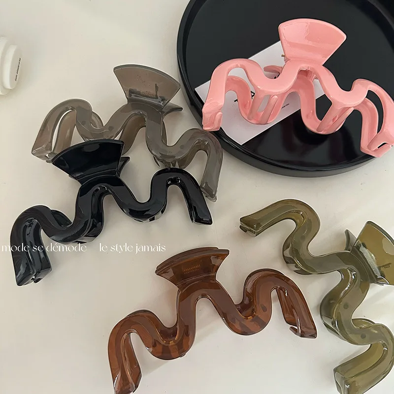 Korean Woman Extra Large Jelly Color Capital M Design Hair Claw Wave Barrettes Girl Fashion Hair Clips Headwear Hair Accessories mini melissa summer crown bowknot pvc jelly sandals girls fish mouth beach shoes lightweight kids shoes for girl sandals toddler