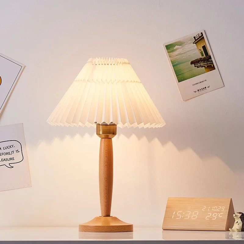 

Nordic Retro Pleated Desk Lamp Solid Wood Warm Bedroom Bedside Reading Lamp Study Living Room Decoration E27 Lighting Desk Light