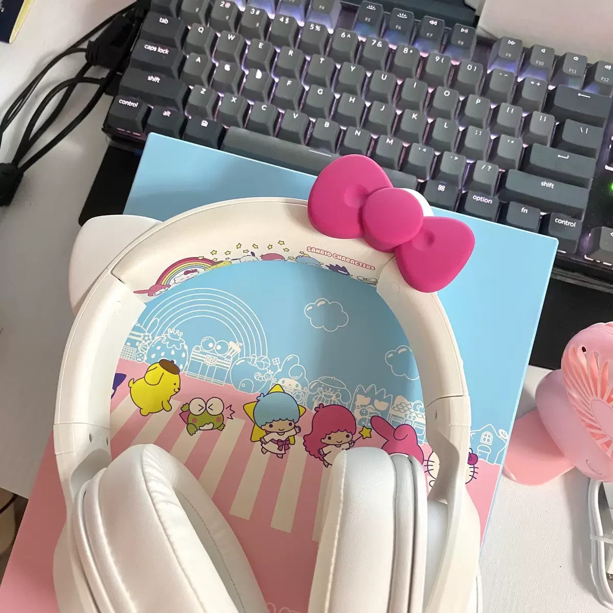 

Светящиеся наушники Hello Kitty Razer, гарнитура с котом, Беспроводная Bluetooth-гарнитура, модная Музыкальная гарнитура с микрофоном для компьютера, милый подарок