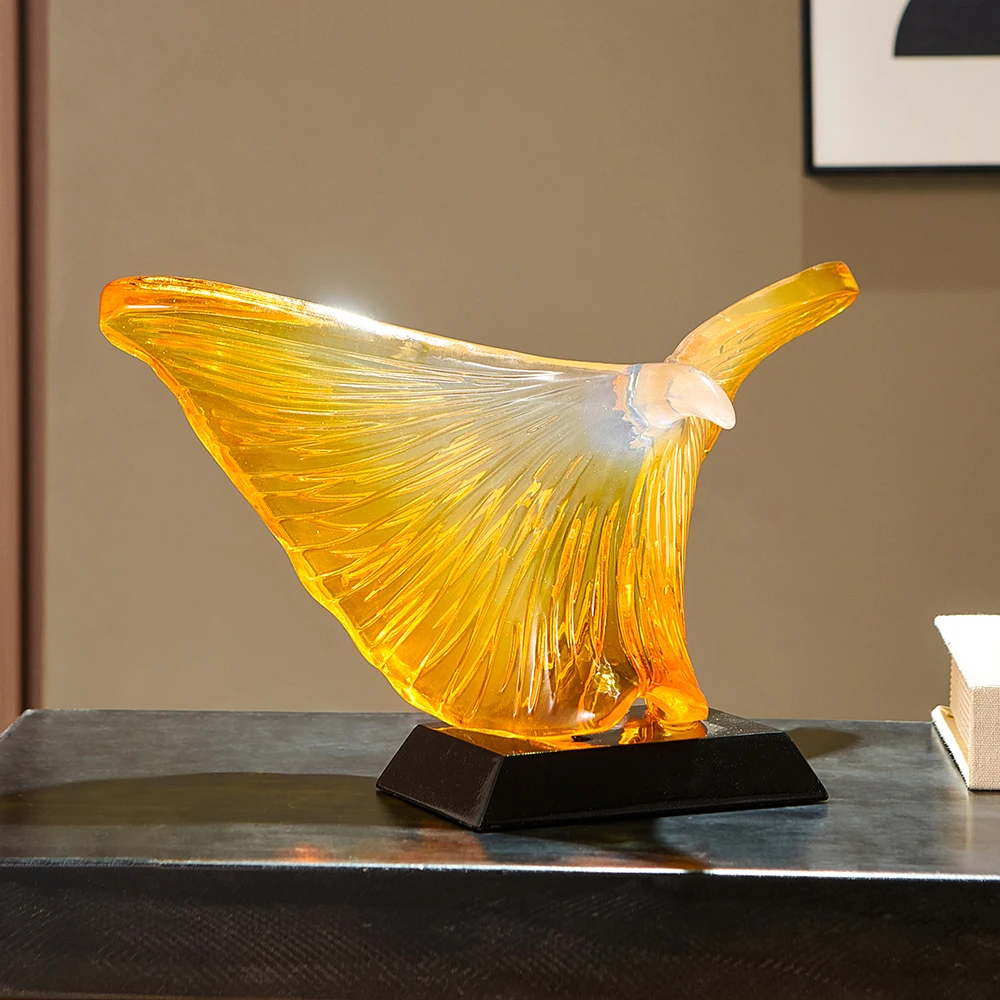 

Home Living Decor Abstract Golden Eagle Shaped Statue Modern Simple Interior Cabinet Ornament Resin Transparent Animal Crafts