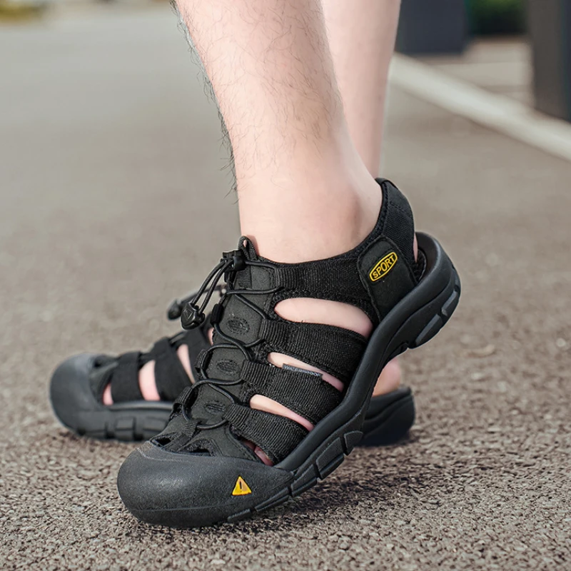 2025 Summer Men's Sandals Thick soled Baotou beach shoes Outdoor oversized casual Shoes Male lightweight hollow sandals Homme