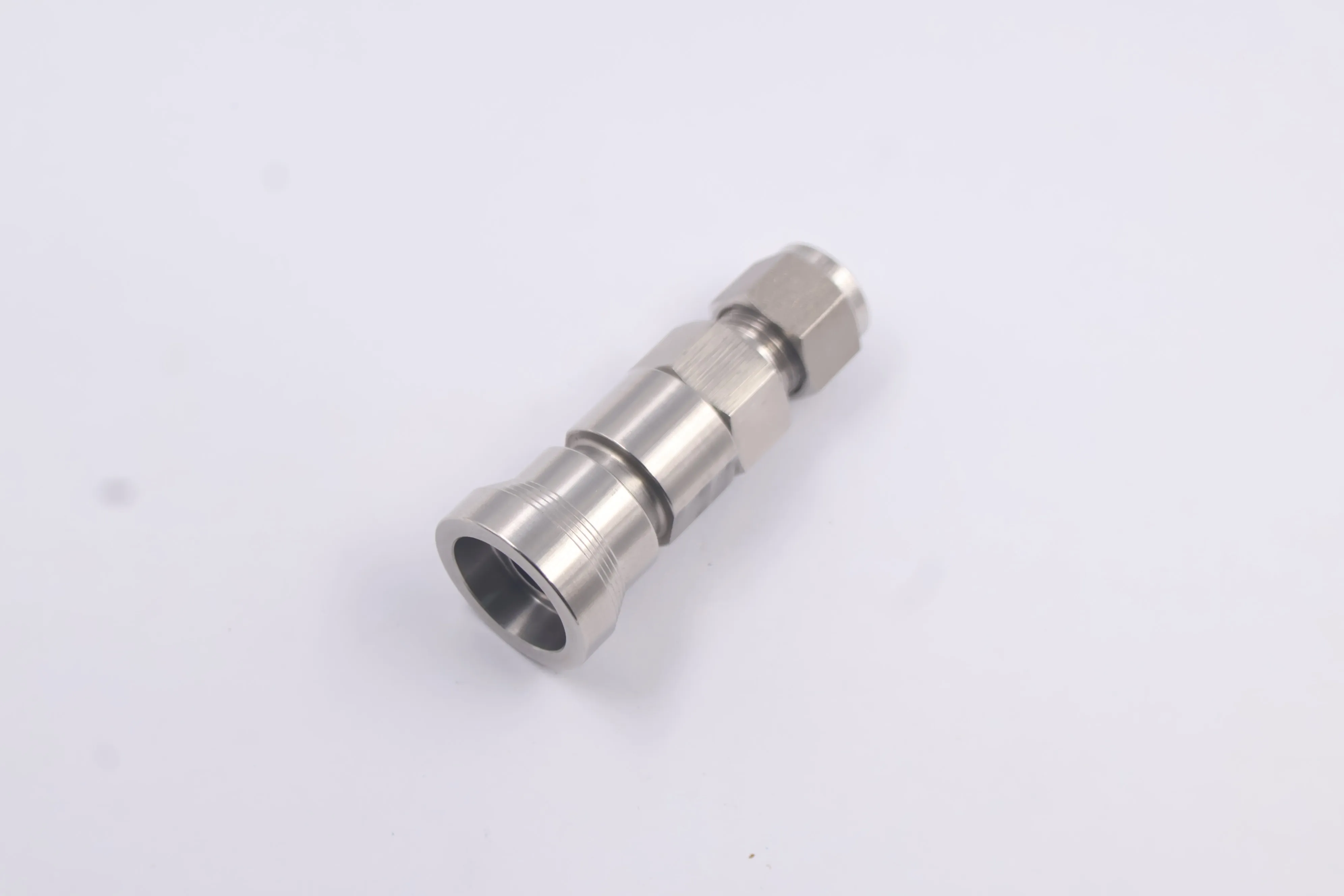 SS-QC4-B-6M0, Stainless Steel Instrumentation Quick Connect Body, 0.2 Cv, 6 mm Tube Fitting, Can Combination with Swagelok