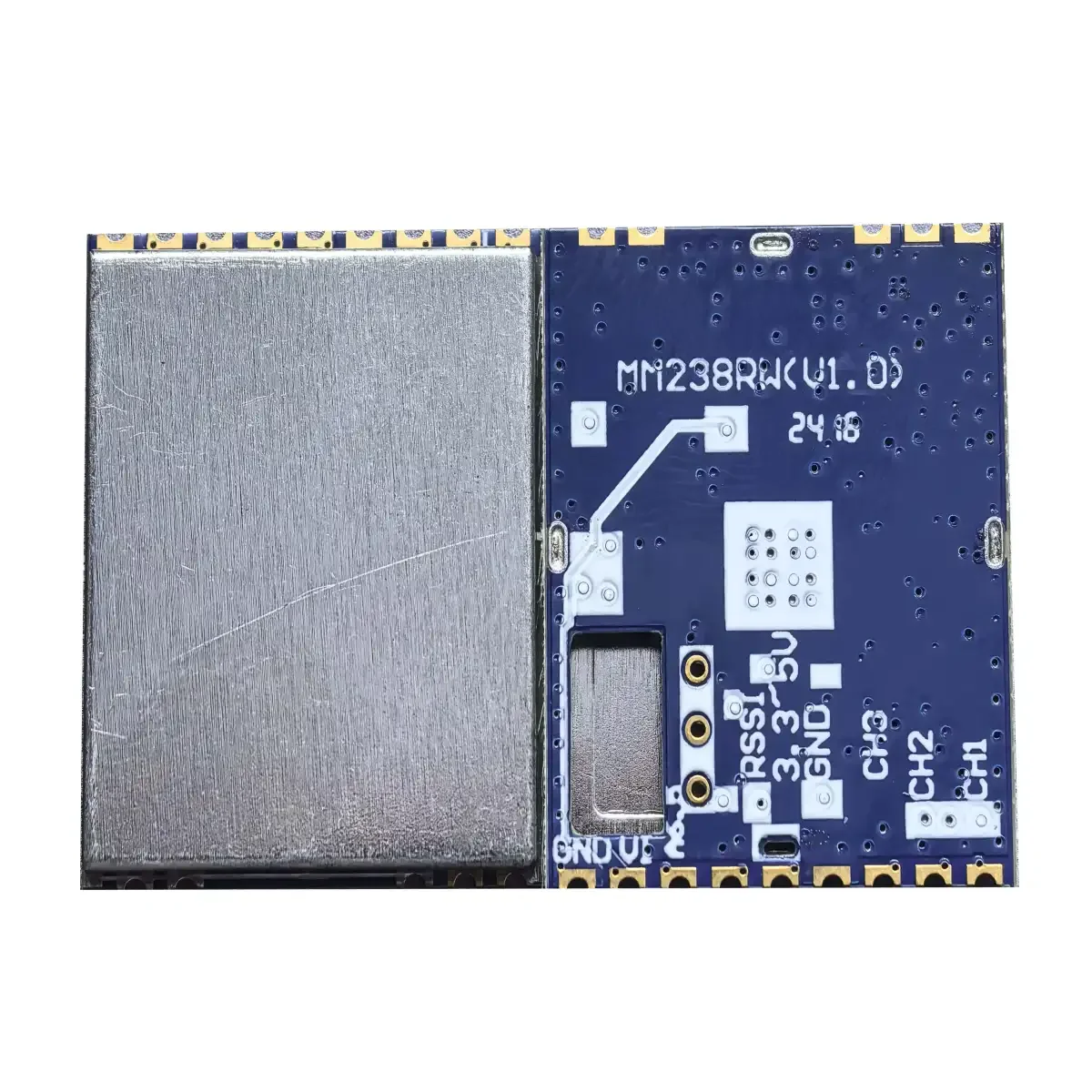 Récepteur vidéo FPV 4.9G/5.8G pour drone RC avec antennes déployées, idéal pour une réception stable en vol.