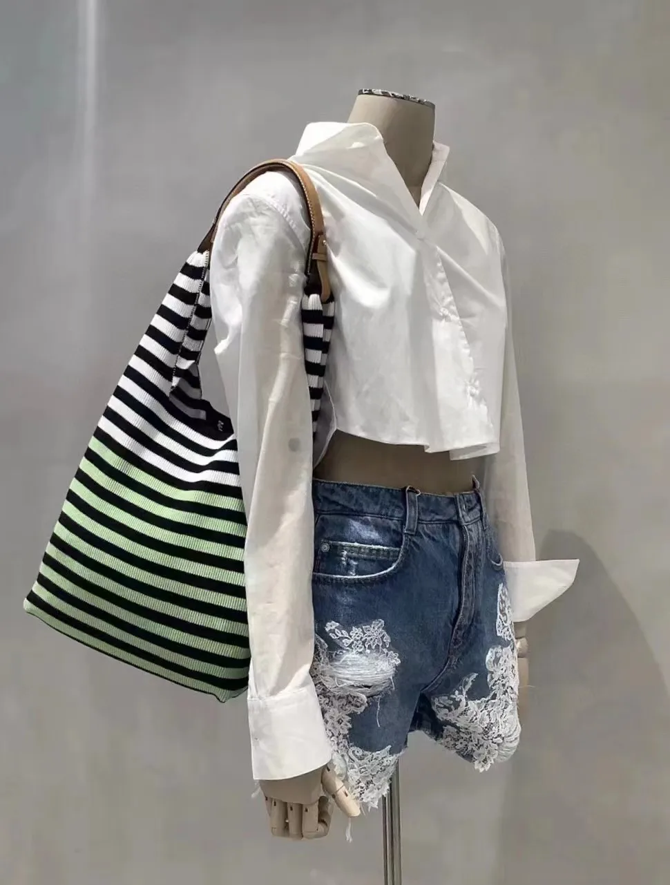 2024 Spring/Summer New Women's Wear Fashion Custom Lace Washed Denim Shorts 0320