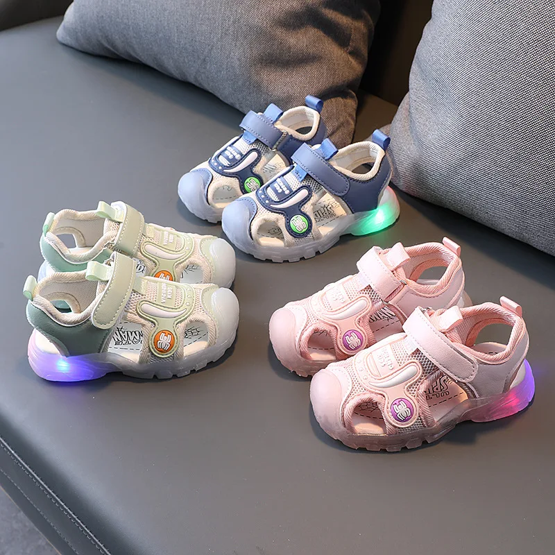 

Summer Boys and Girls' Illuminated Sandals 1-6 Year Old LED Lights Soft Sole Infant Walking Shoes Baotou Anti Kick Beach Shoes