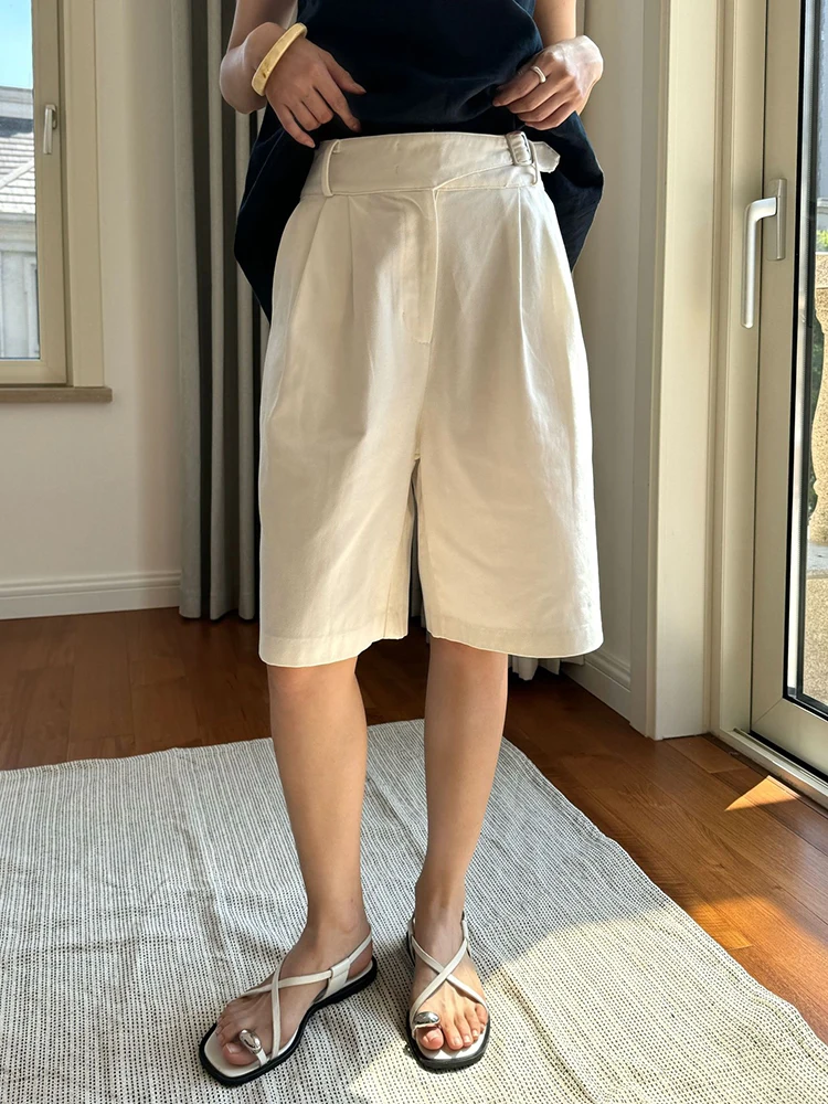 [LANMREM] Asymmetry Button Design Shorts Women High Waist Straight Wide Leg Loose Clothing Office Lady 2024 Summer New 26D9341
