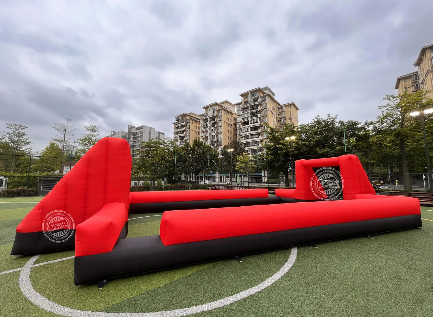 

Outdoor Giant Inflatable Soccer Field Inflatable Football & Soccer Pitch Court for School Playground/Family/Team Games