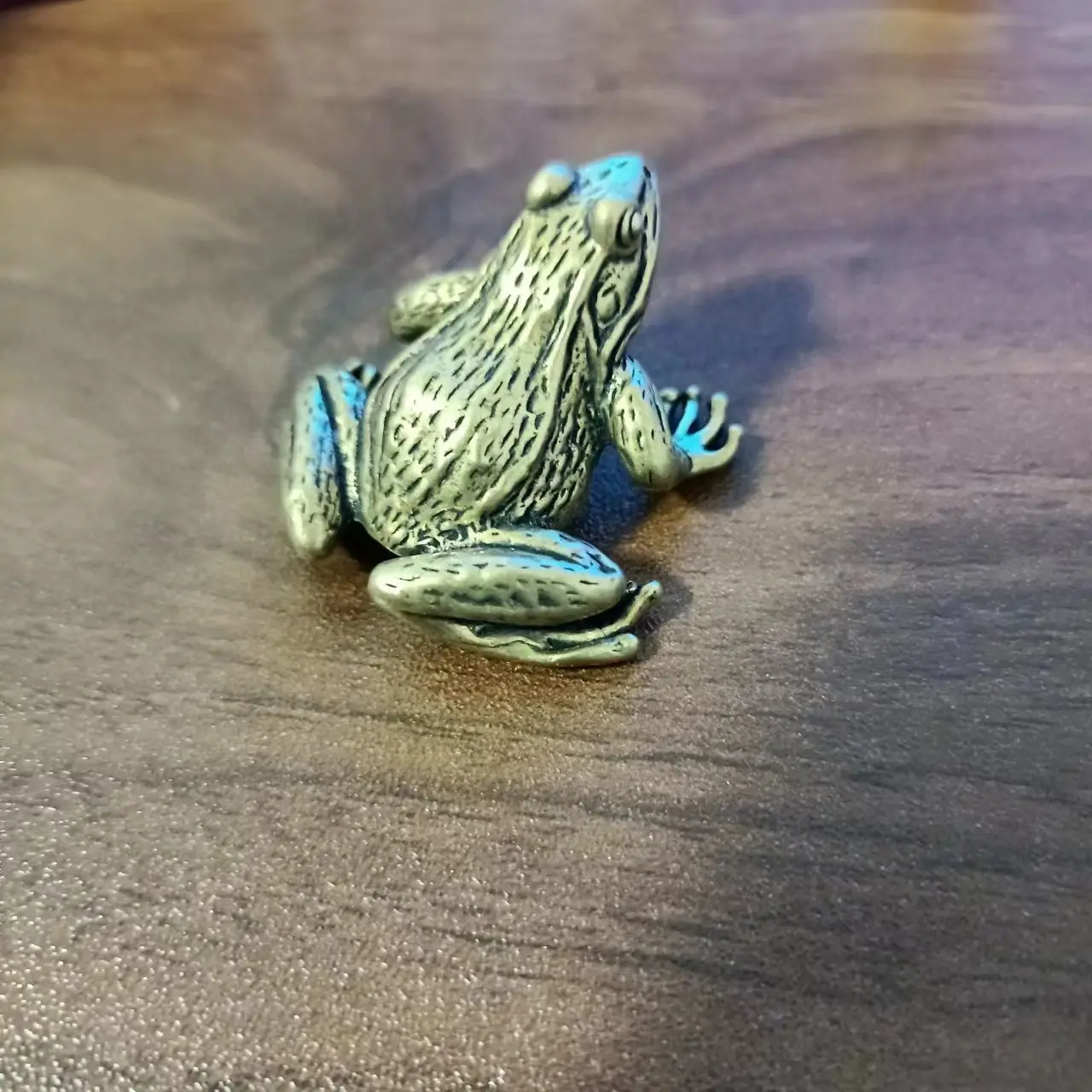 

Brass Solid Flower Skin Frog Toad Small Ornaments Tea Pet Paperweight Hand Ornaments