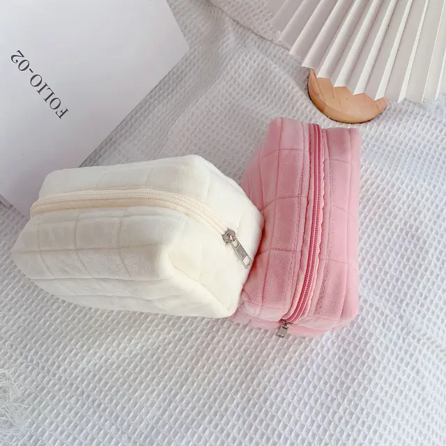 Cute Fur Makeup Bag for Women Zipper Large Solid Color Cosmetic Bag Travel Make Up Toiletry Bag Washing Pouch Plush Pen Pouch