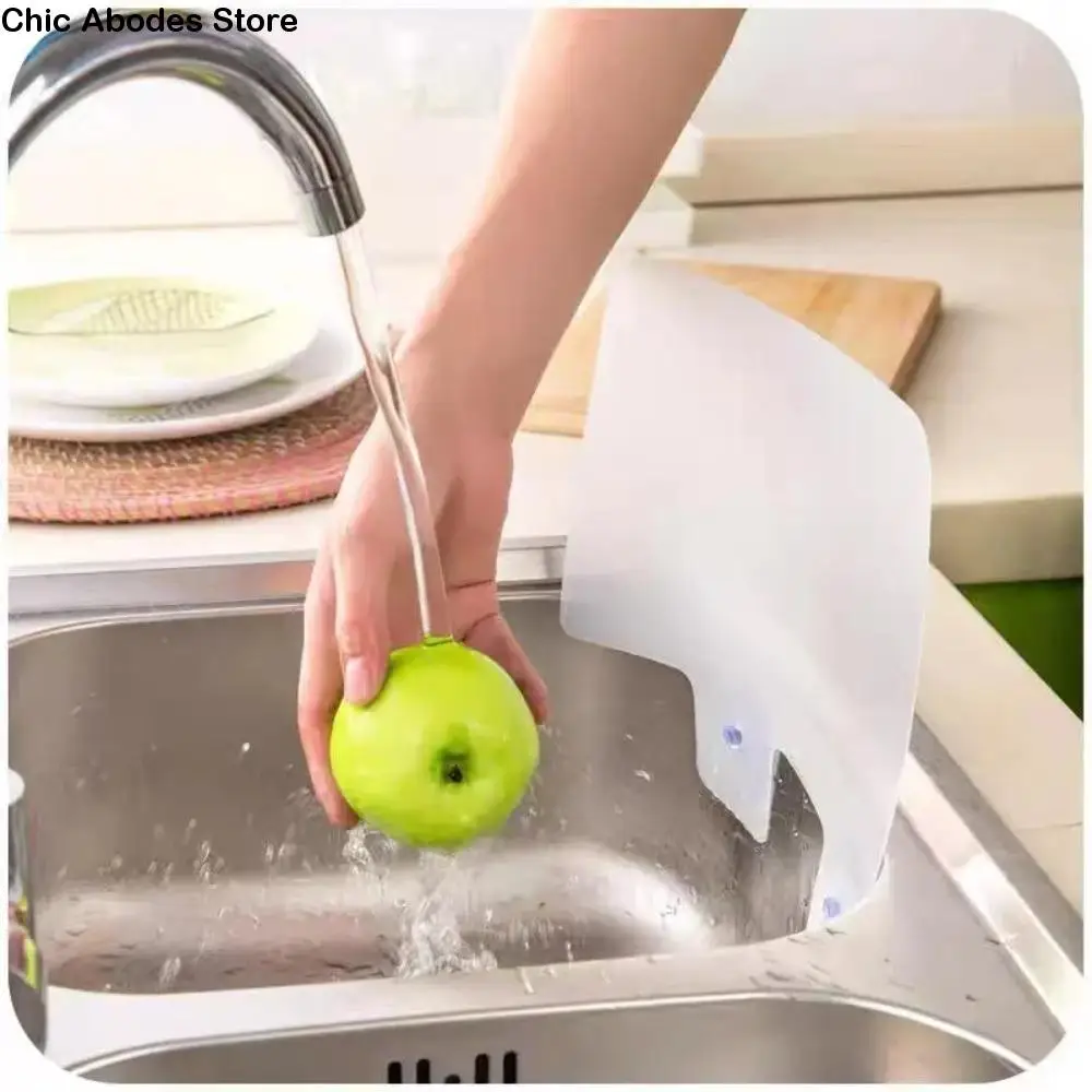 Plastic Sink Water Baffle with Suction Cup Translucent Splash Guard Oil-proof Splashproof Waterproof Screen