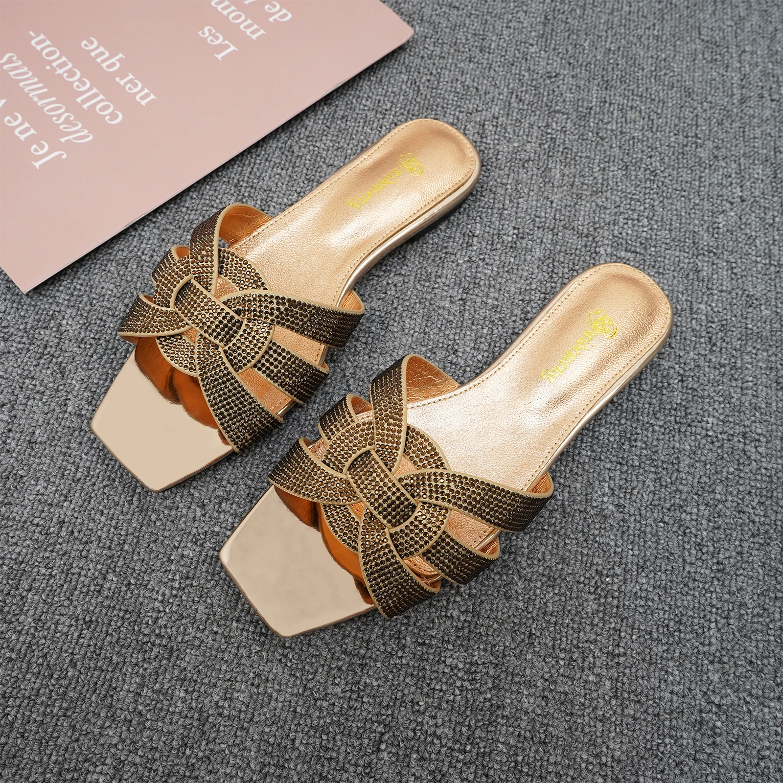 Luxury party women's shoes shiny crystal fashion ladies slippers plus size 35-44 outdoor women's shoes hot in summer