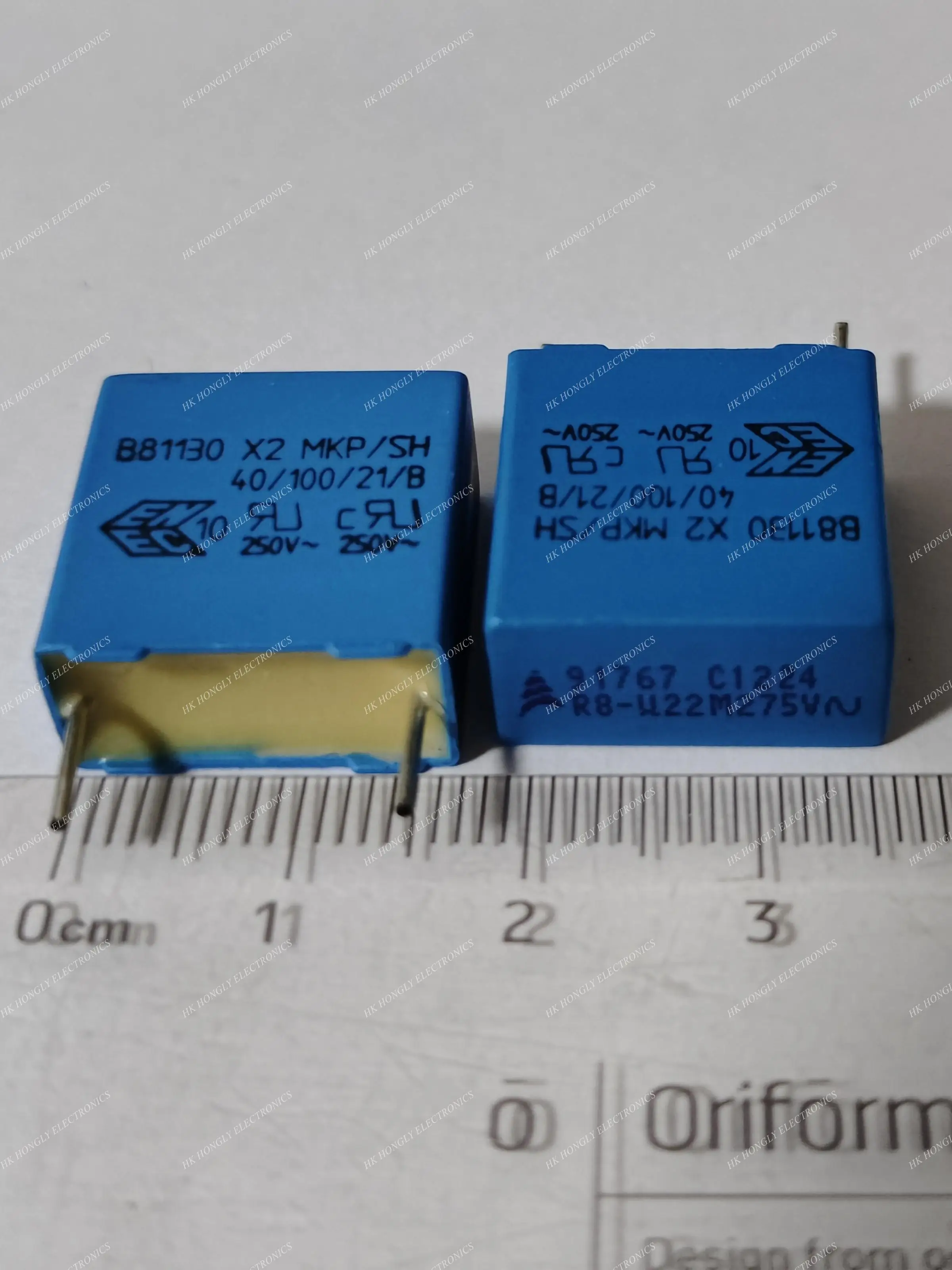 10 Condensateurs Film Siemens MKT 0.047uF (47nF) 250V 10% – Radial 10mm – Neuf