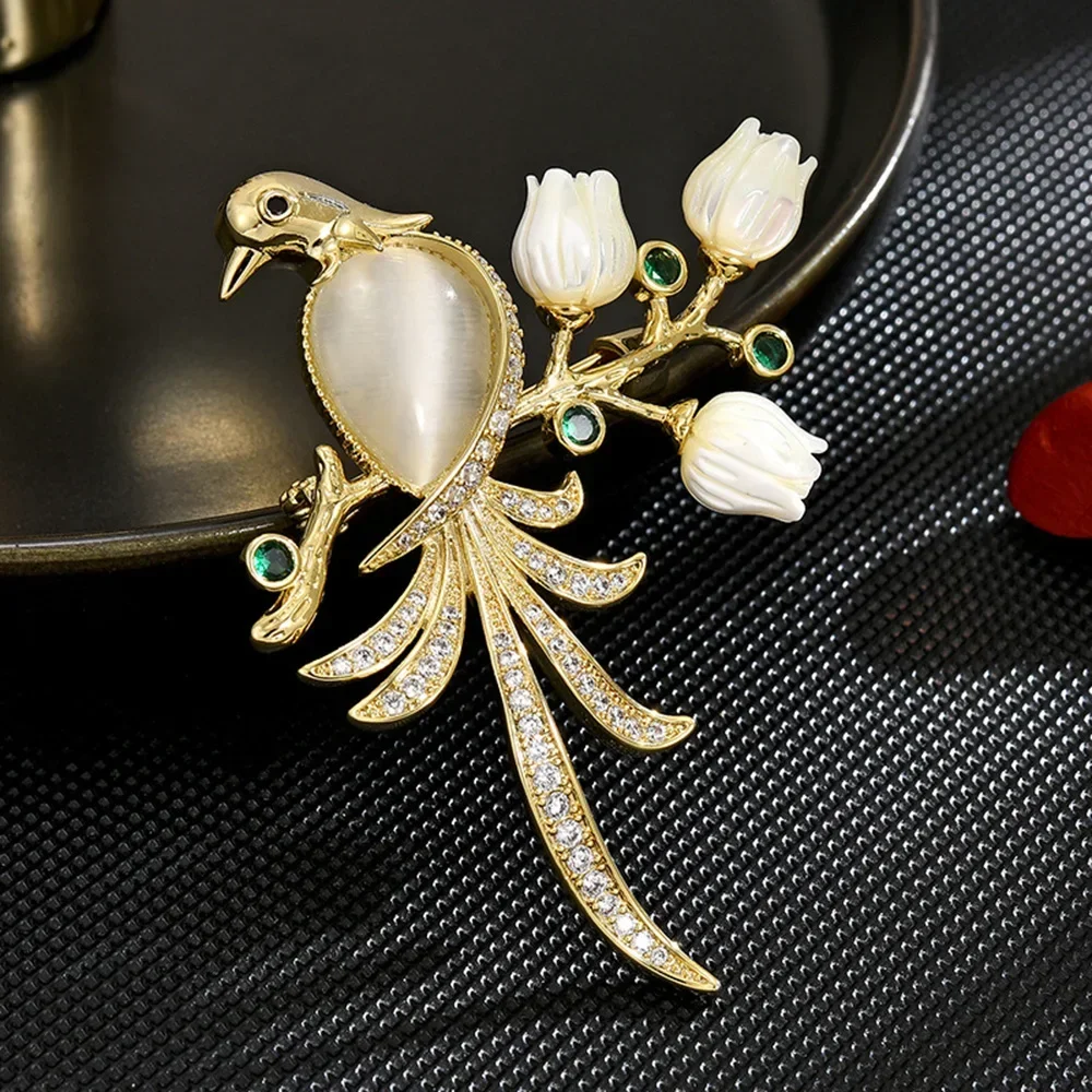 Luxurious Magpie Brooch for Women Rhinestone Opal Brooches Suit Collar Animal Badge Banquet Jewelry Accessories Gift