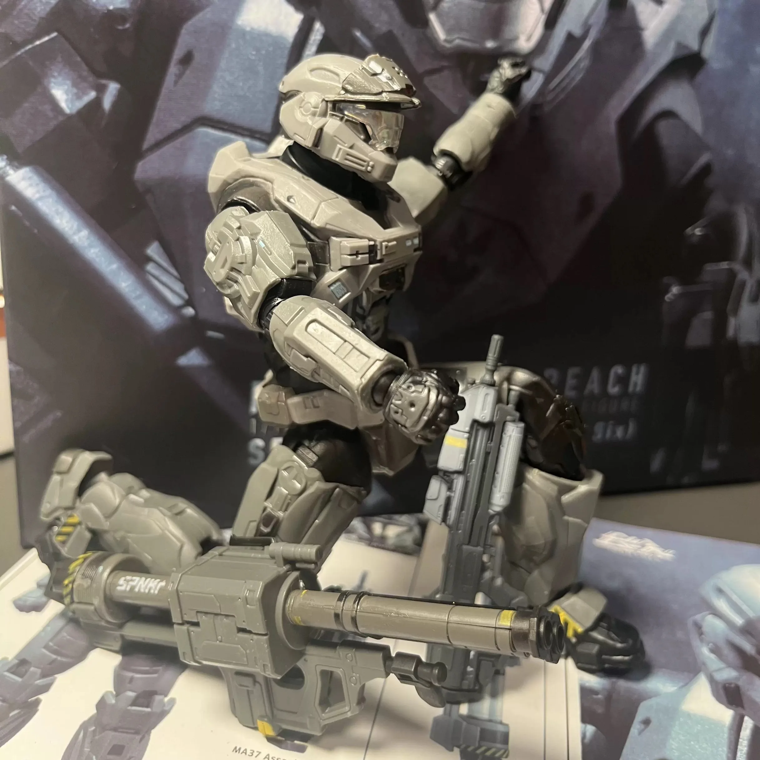 S8b2dced9cf7c431288a21b55dfa2500bt - Halo Merch