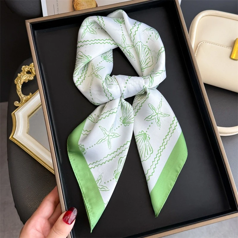 Sciarpa stampata con conchiglia di sale marino da 68 cm Sciarpa da donna in fibra di poliestere autunno e inverno Scialle caldo alla moda e versatile 2