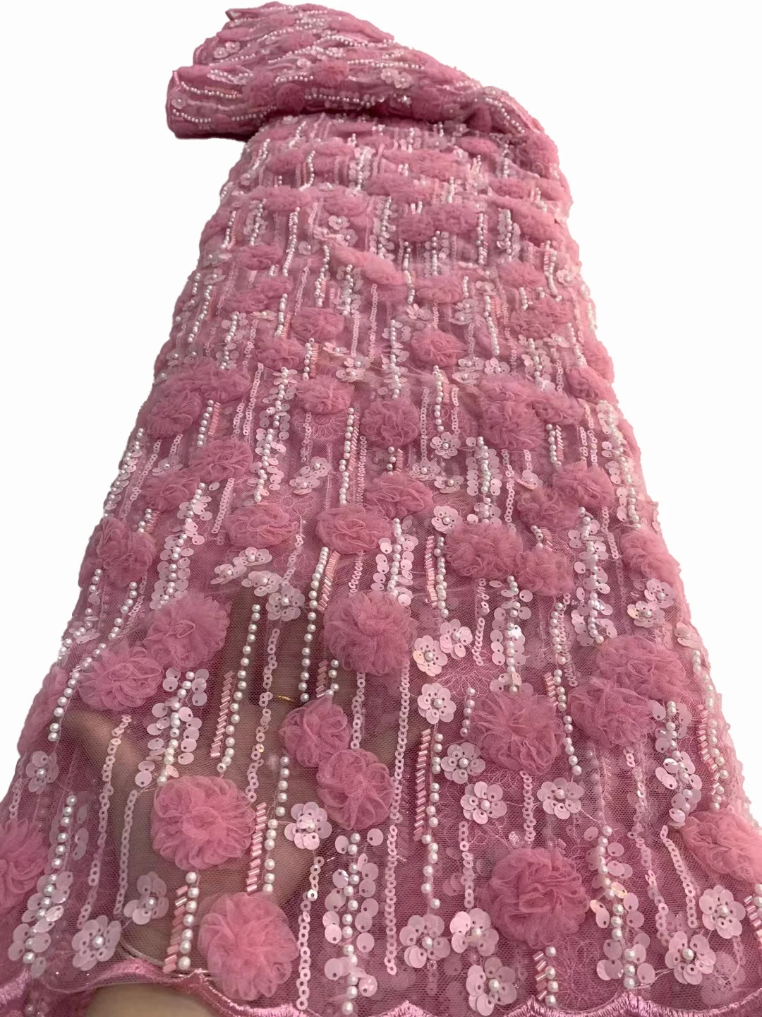 

Новая трехмерная вышитая ткань 3D ручной работы, модная кружевная ткань с блестками и бусинами, свадебная ткань