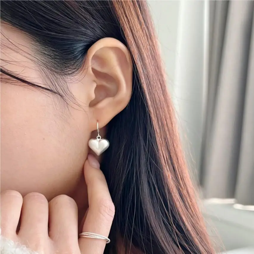 アムラパリ　スターリングシルバー　ツイストハートピアス　イヤリング ハートピアス(ピアス)｜アクセサリー｜LILY BROWN（リリー