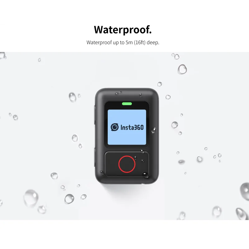 Télécommande Insta360 étanche 5m, utilisée avec une caméra d'action sous l'eau, démonstration de la fonction GPS.