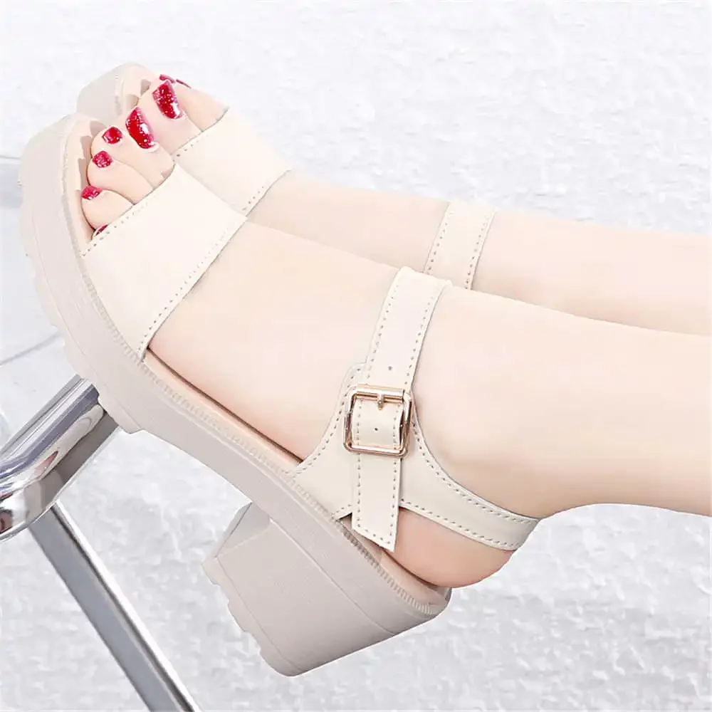 Sandali A Spillo In Oro Da Donna Con Tacco Basso Bianco Mocassino Di Lusso Scarpe Sandali Pantofole Sneakers Sport Character Resell