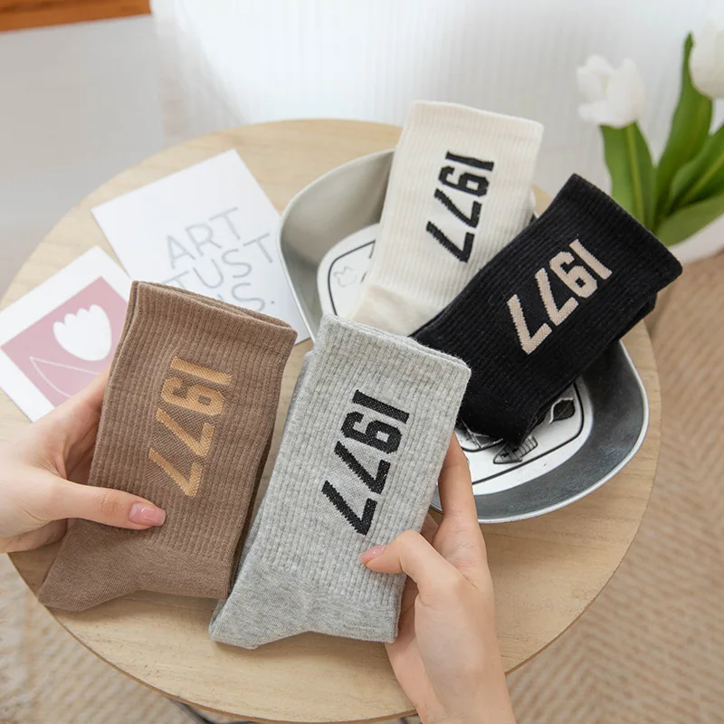 4 Pairs Cotton Socks Men Women Skateboard Fashion Alphabet Gift Couple Sports Casual 38-45