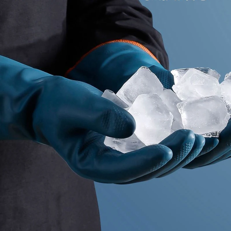 Waterproof cleaning gloves with fleece lining - Product Image 2