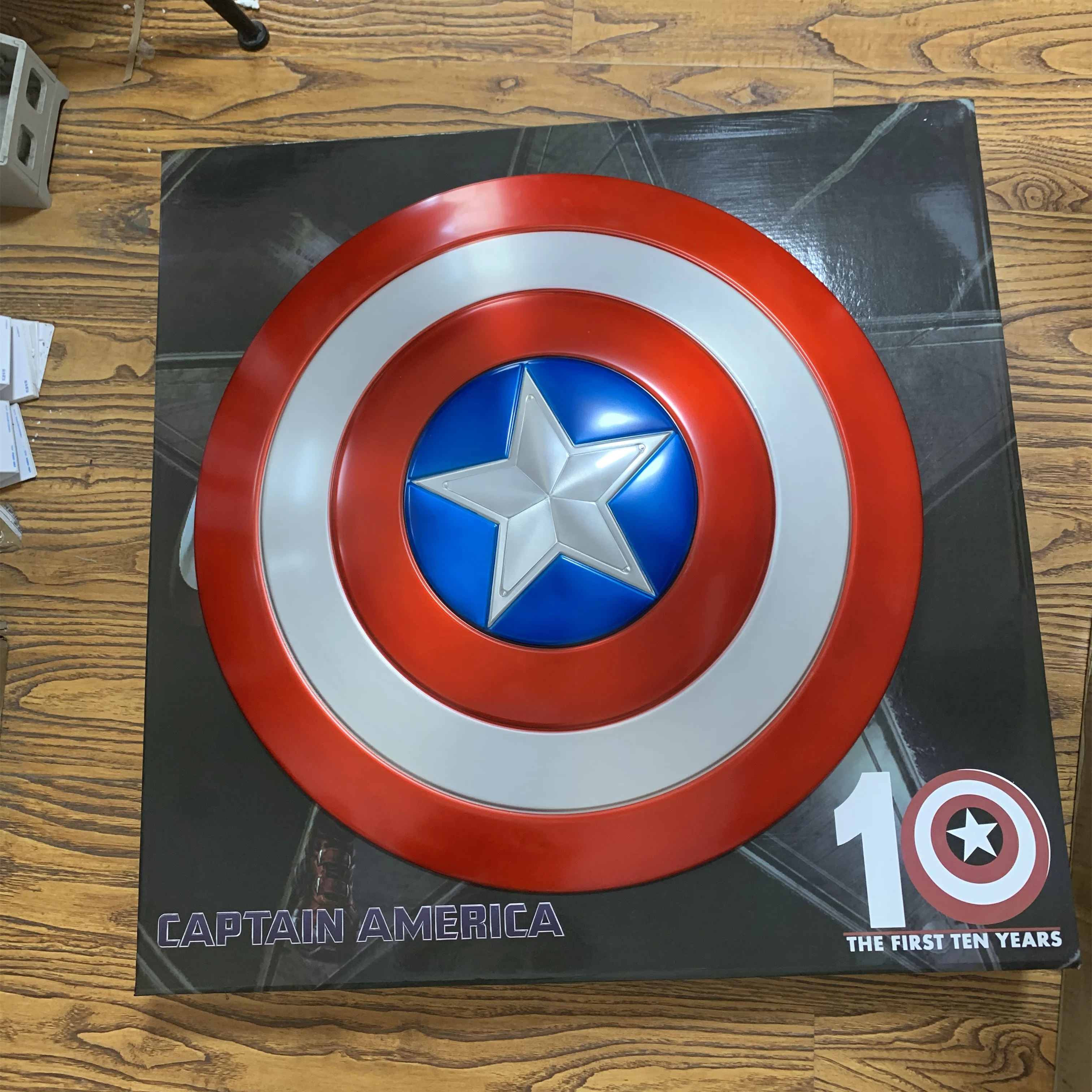 マーベル 10周年キャプテンアメリカ1:1 金属製シールド キャプテン・アメリカ シールド 金属製 キャプテン・アメリカ