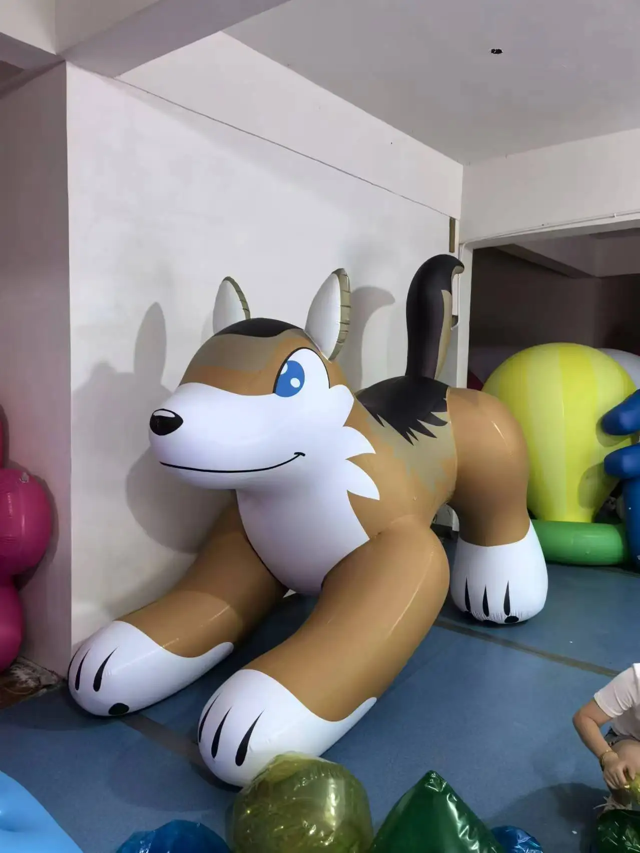 Custom cute giant inflatable wolf model air sealed pvc cartoon toy for outdoor advertising 3