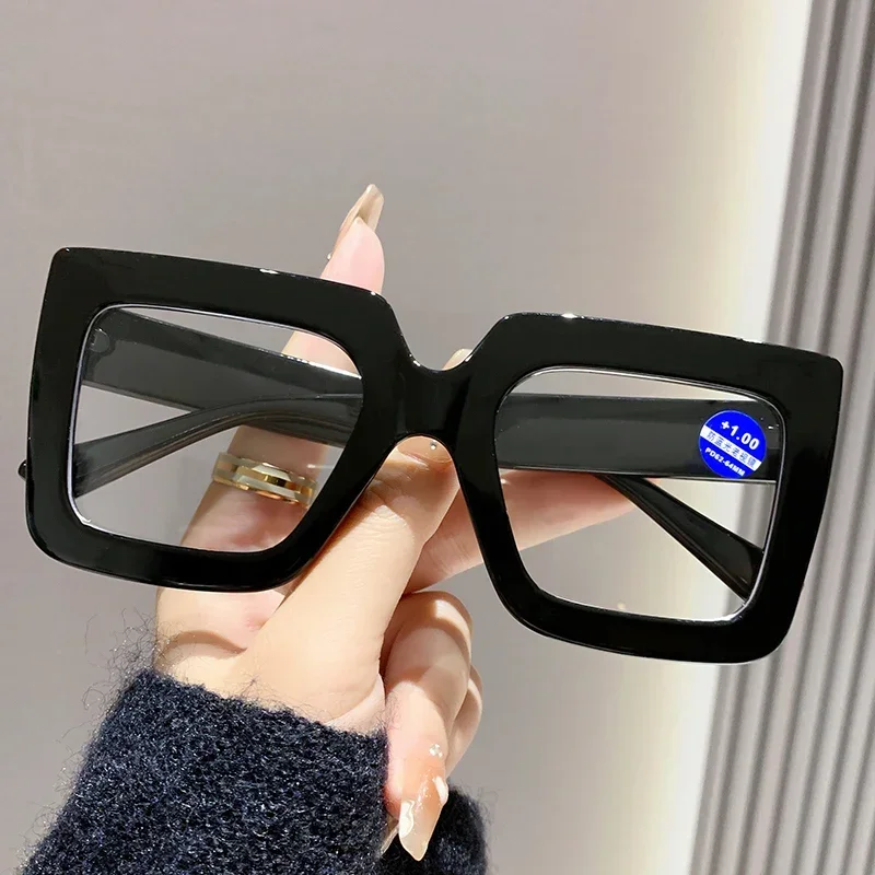 Women's Retro Geometric Transparent Reading Glasses
