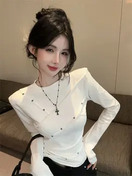 T-shirt da donna a maniche lunghe con rivetti americani in autunno inverno Top con spalline corte per camicia pelosa e dimagrante 1