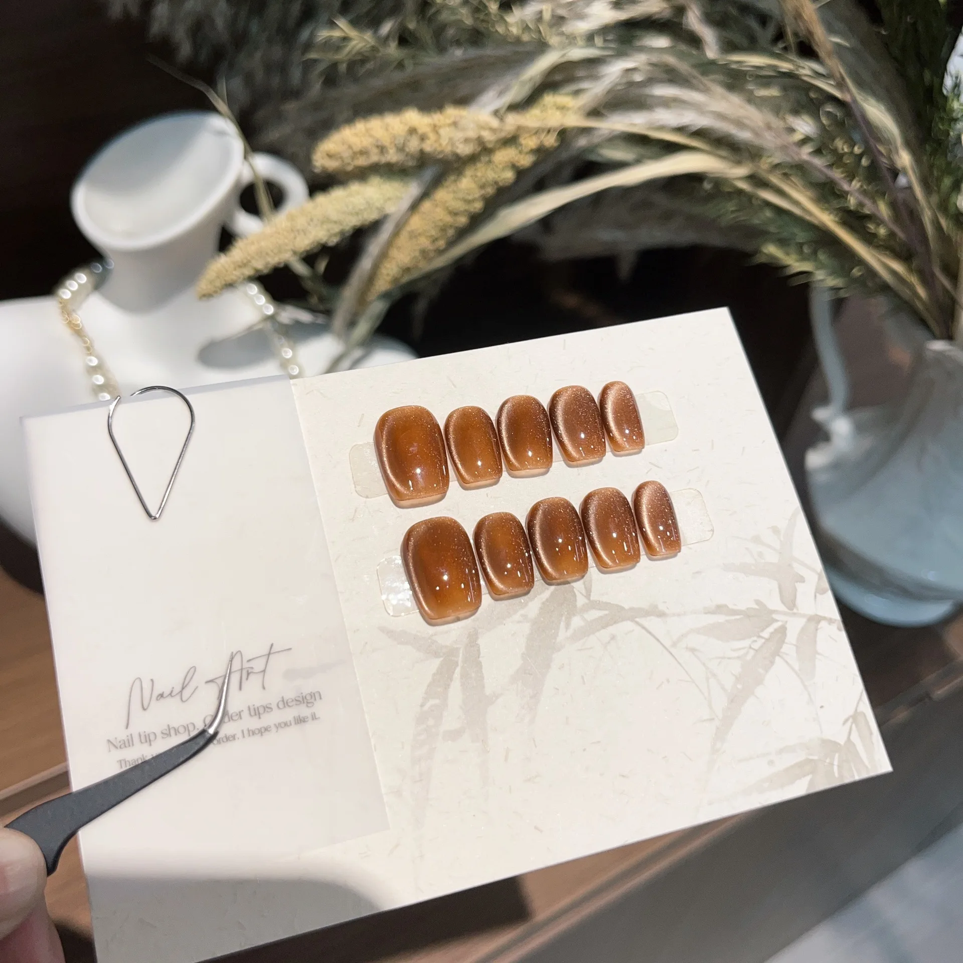 Description Picture 6 of item10Pcs Caramel Glass Cat Eye Short Wearable Round Head Fake Nails Classic Simple Press on Nails with Glue Full Over Manicure Tips