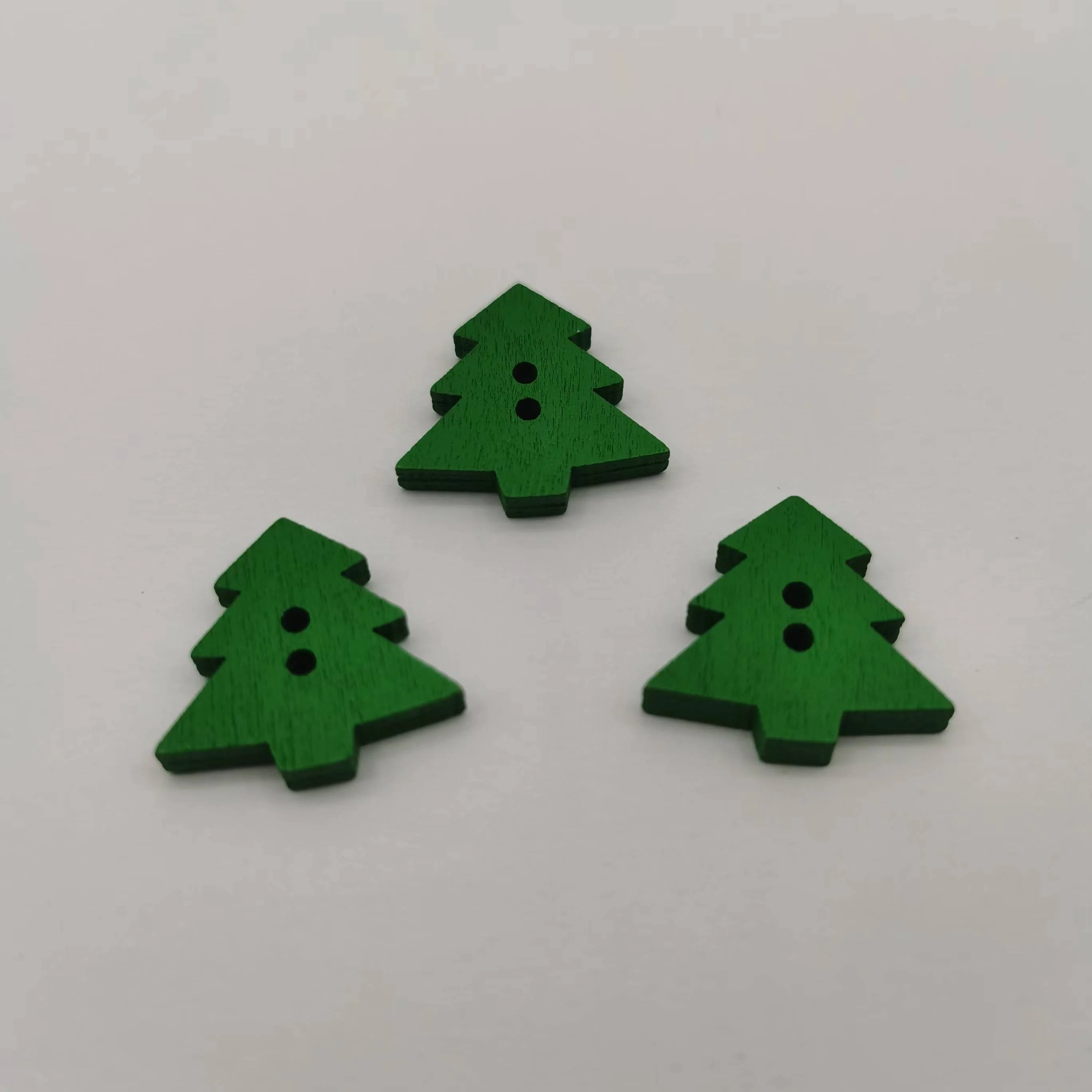 25 Stück Weihnachtsbaum Holzknöpfe Mit Löchern – Grün, Ca. 30 Mm – Zum Nähen, Basteln & Scrapbooking