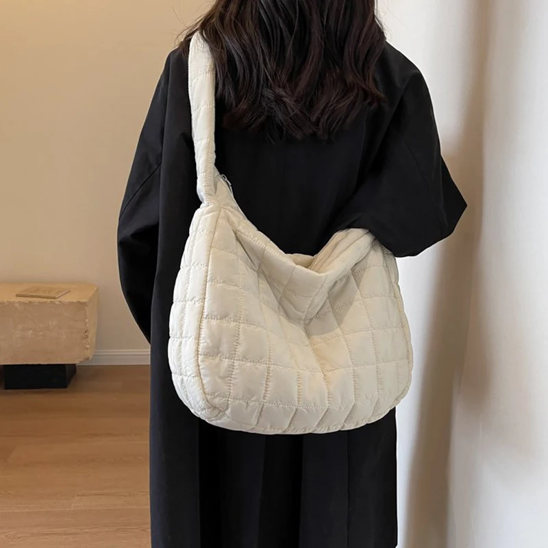 Fashion Ladies Shoulder Bag Female Cloud Casual Personality Large Capacity Nylon Crossbody Bag Commuter Totes