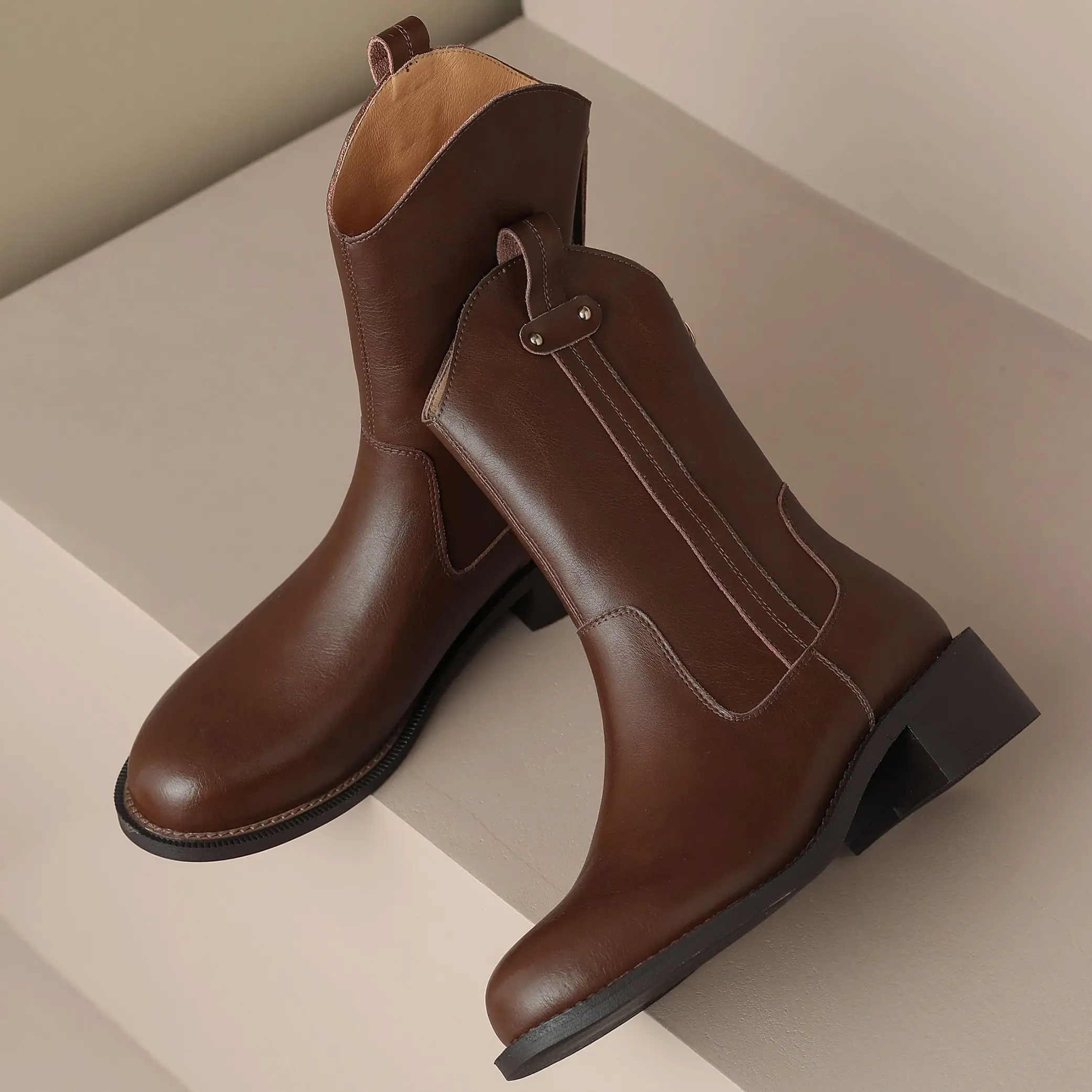 

Autumn And Winter Women's Boots, Genuine Leather Cowhide,Calf Height, Retro,Comfortable Flat Heels,Round Toe,Black Brown