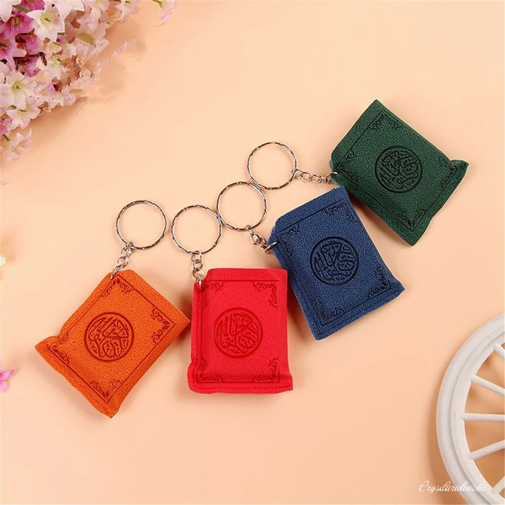 

Four Color Mini Arabic Quran Islamic Keychain Women Men Allah Real Paper Can Read Pendant Keyring Fashion gift for Guests