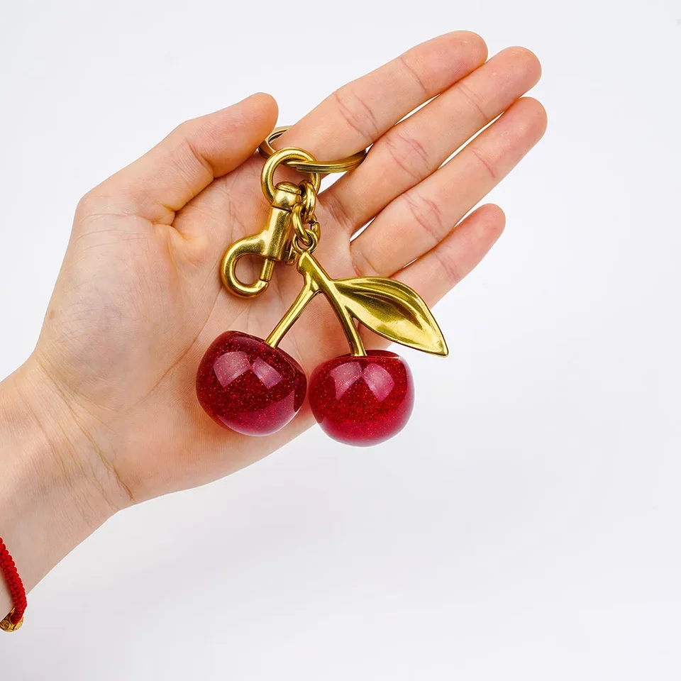 Portachiavi Donna Con Ciondolo A Ciliegia – Strass E Cristalli – Rosso E Rosa – Dimensioni 12x5 Cm