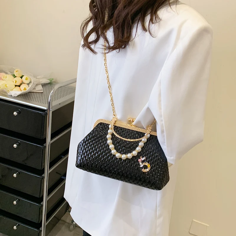 Luxury Women French Minority Shoulder Bags Gold Crossbody Bags Fashion Pearl Chain Shell Clip Small Handbag Eveing Clutch crossbody bag women handbags