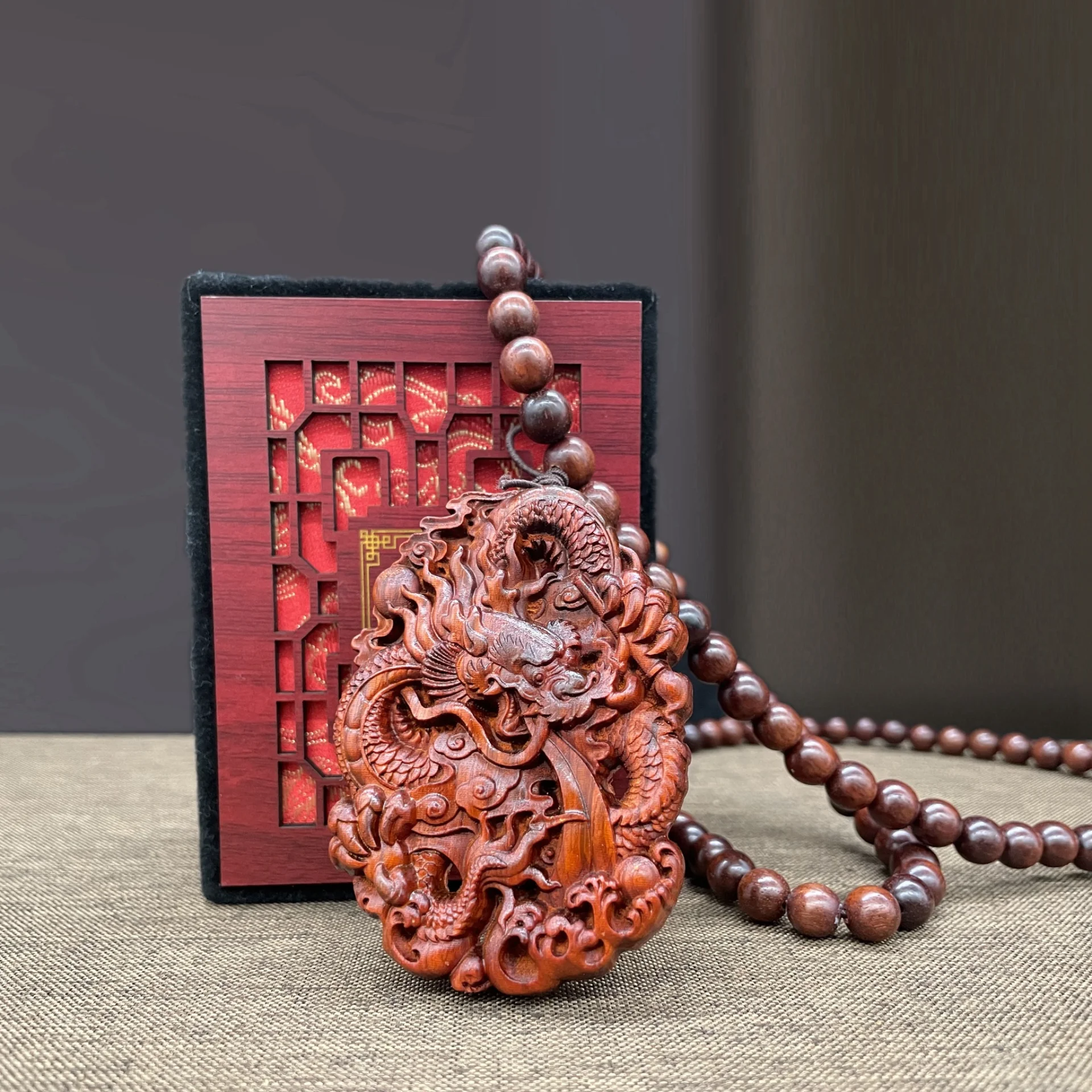 Rosewood Double -sided Hollow Brand Fish -based Dragon Pendant Wooden Men and Women Turn Luck Pendant Gift Wholesale