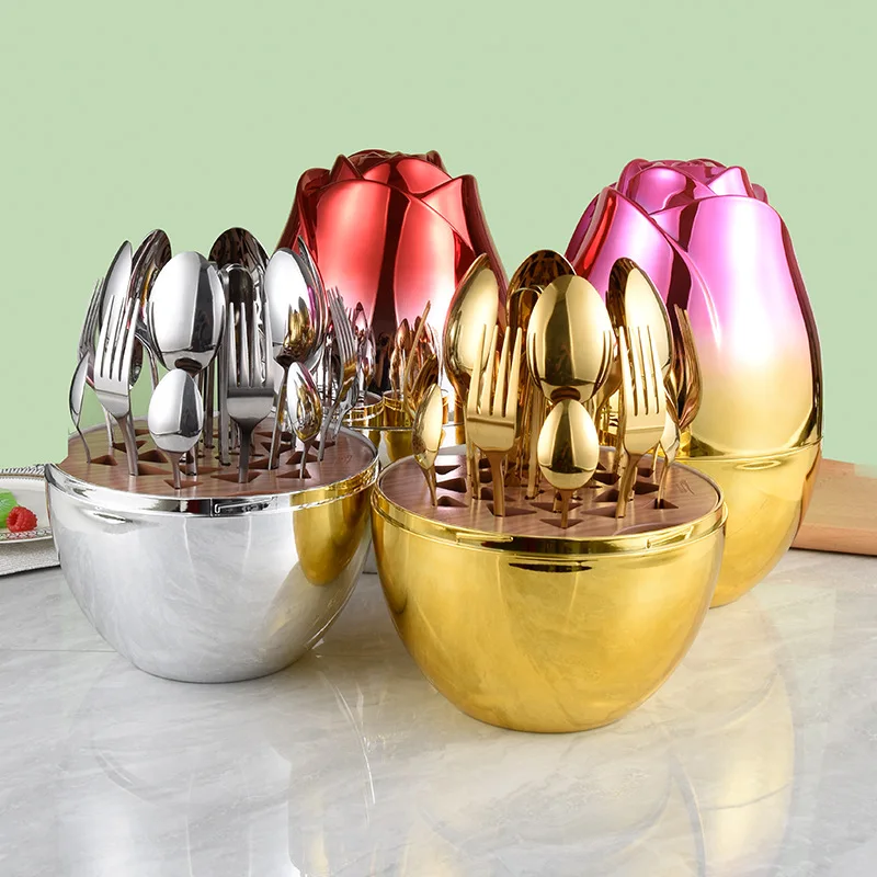 سكاكين من الفولاذ المقاوم للصدأ مكونة من 24 قطعة من الشمال الفاخر والشوك والملاعق ومجموعة أدوات المائدة الغربية هدية عيد ميلاد وحفلات الزفاف