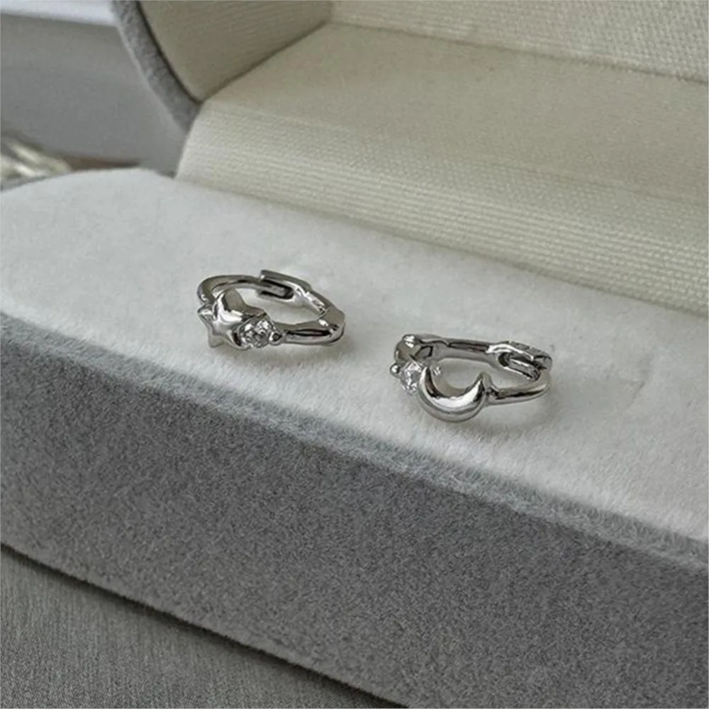 Korean Fashion Star Moon Hoop Earrings For Women Unique Asymmetric Zirconia Silver Color Ear Piercing Jewelry Gift Trend 2025 2