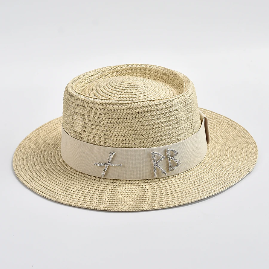 Fashionable Metal RB Letter Straw Hats for Women Summer Elegant Holidays Boater Hat Outdoor Beach Sun Hat
