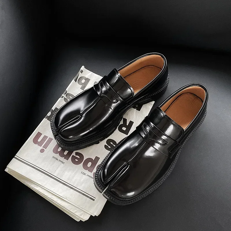 Split Toe Shoes Women Shoes CHMURY Tabi Shoes Loafer for Men and Women Split Toe Thick Sole Casual Leather