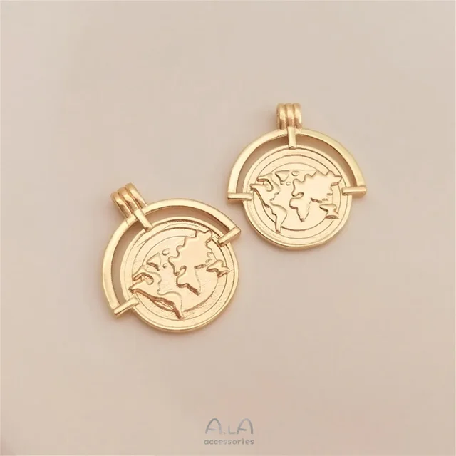 고전적인 매력의 화신: 14K 금화 여왕 초상화 사랑 모양 펜던트